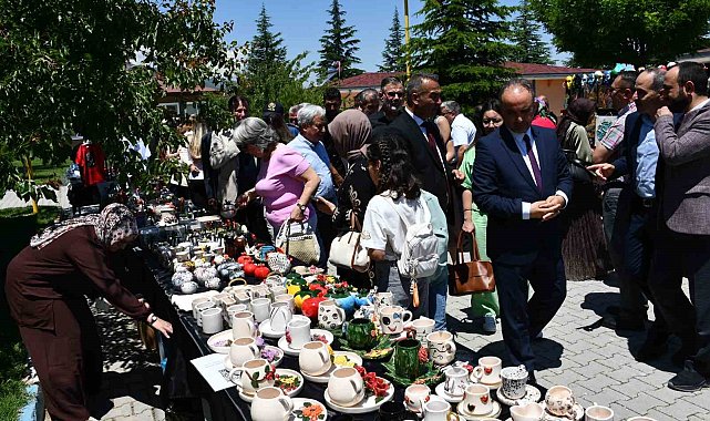 Akşehir'de Çocuk Evleri Sitesi'nde sünnet şöleni ve el sanatları sergisi