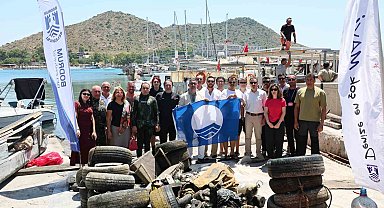 Akyarlar'da deniz dibinden 1 ton çöp çıktı