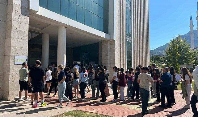 Alanya'da 5 bin 994 öğrenci AYT heyecanı yaşıyor