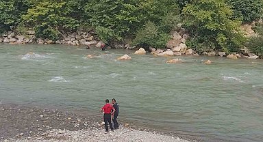Alanya'da çayda kaybolan genci arama çalışmalarına yarın devam edilecek