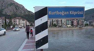 Amasya'da köprü girişinde çökme oluştu