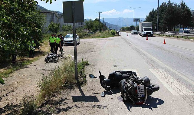 Amasya'da motosikletler çarpıştı: 2 yaralı