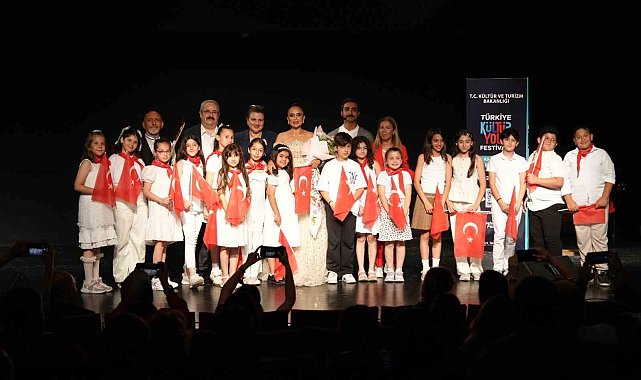 Anadolu'nun yedi ozanı opera yorumu ile Samsun'da seslendirildi
