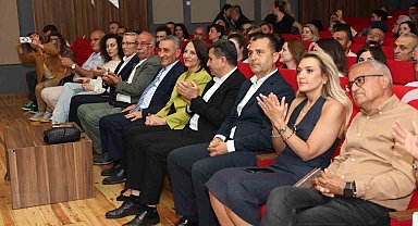 Ankara'da 'Bir Tel Yeter' konseri gönülleri buluşturdu