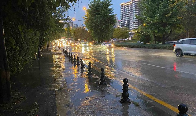 Ankara'da sağanak yağış etkili oldu