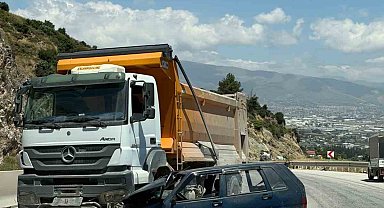 Antakya'da trafik kazası: 2 yaralı