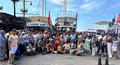 Antalya Muratpaşa'da özel gereksinimli bireyler Akdeniz'e açıldı