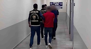 Antalya'da 1,2 milyon liralık dolandırıcılığa 4 tutuklama