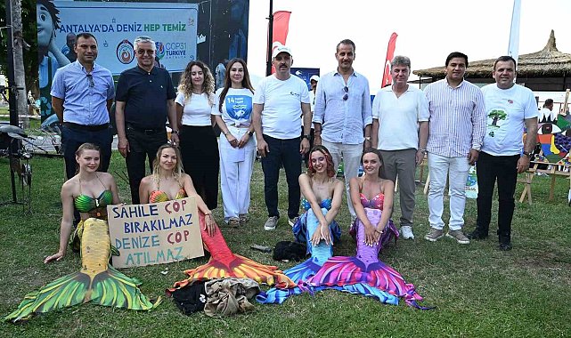 Antalya'da 'deniz kızları' eşliğinde dip temizliği