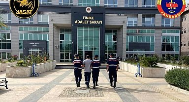 Antalya'da hakkında 21 yılı aşkın hapis cezası bulunan hükümlü yakalandı