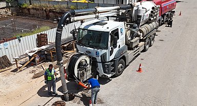 Antalya'da kanalizasyon hattı temizliği sürüyor