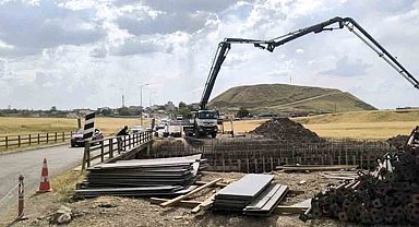 Araban'da kırsal mahalleleri ilçeye bağlayan köprüyü yenileme çalışmaları sürüyor