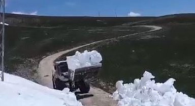 Ardahan'da karla mücadele