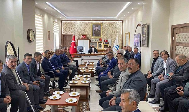 Arpaçay'da değerlendirme toplantısı: Kaymakam Akköz muhtarların taleplerini dinledi