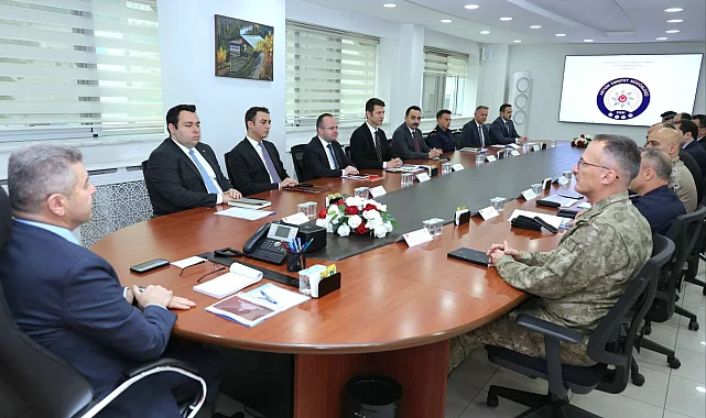 Artvin Valiliği'nde güvenlik ve asayiş toplantısı
