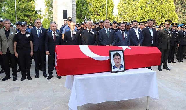Aydınlı şehit polis memuru Denizli'de toprağa verildi