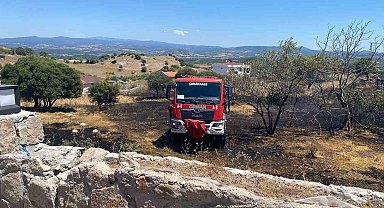 Ayvacık'ta bir evin bahçesinde çıkan yangın büyümeden söndürüldü