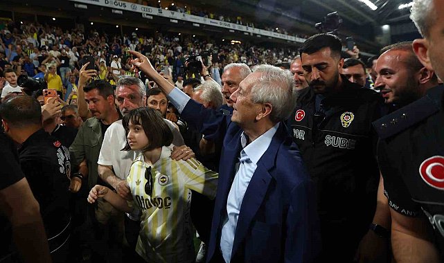 Aziz Yıldırım, 8 yıl sonra yeniden Fenerbahçe Başkanı seçildi