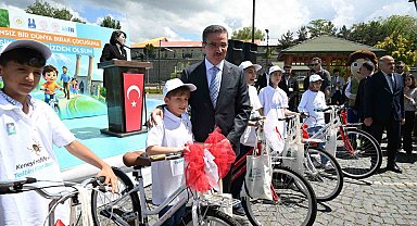 Babalarına sigarayı bıraktırdılar, bisikleti kaptılar