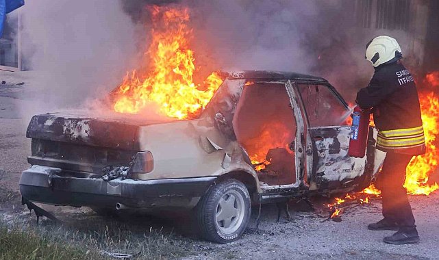 Bafra'da kaportacı dükkanında korkutan yangın: Otomobil alev aldı