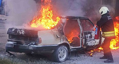 Bafra'da kaportacı dükkanında korkutan yangın: Otomobil alev aldı