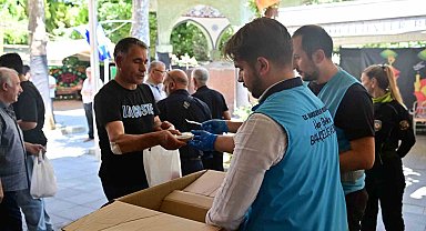 Bahçelievler'de binlerce vatandaşa aşure ikram edildi