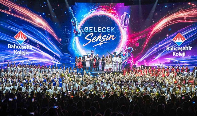 Bahçeşehir Koleji'nden görkemli yıl sonu gösterisi