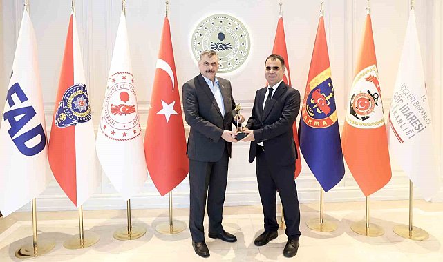 Bakan Çiftçi, Türkiye Haber Kameramanları Derneği Başkanı Akın'ı kabul etti