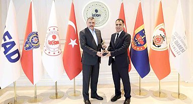 Bakan Çiftçi, Türkiye Haber Kameramanları Derneği Başkanı Akın'ı kabul etti