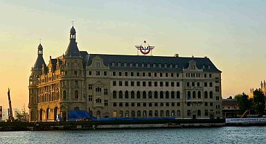 Bakan Ersoy: "Haydarpaşa, yıllar sonra yeniden tarihi silüetteki yerini almaya başladı"