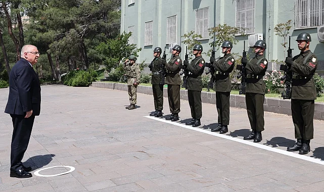 Bakan Güler'den Kahramanmaraş'ta Tugay Komutanlığı'na ziyaret