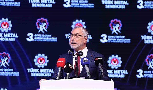 Bakan Işıkhan: "Gençlerimizin dijital bağımlılık konusuna dikkatle eğilmesi gerektiğini düşünüyorum"