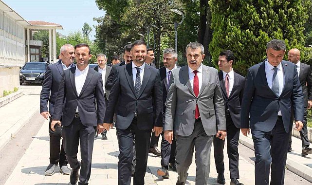 Bakan Tekin'den Kağıthane Belediyesi'ne ziyaret