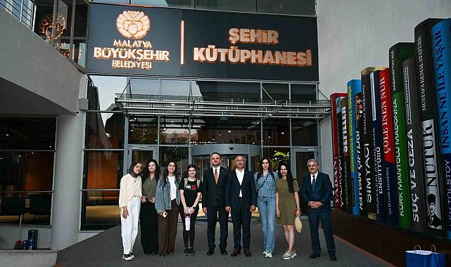 Bakan Yardımcısı Dr. Enes Eminoğlu'ndan Şehir Kütüphanesine tam not