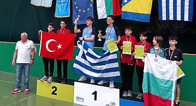 Balkanlar'dan milli formayla madalyalarla döndü
