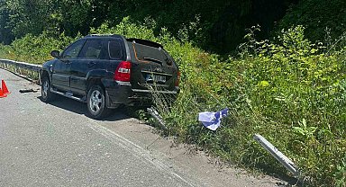 Bariyer aracın motoruna saplandı: 1 yaralı
