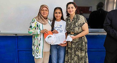 Başkan Arslan öğrencilerin karne heyecanına ortak oldu