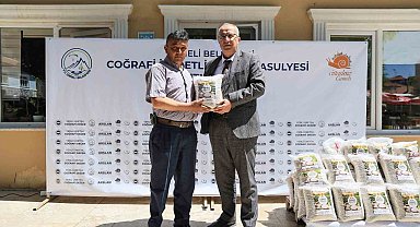 Başkan Arslan üretime destek için coğrafi işaretli Çameli fasulyesini çiftçiyle buluşturdu