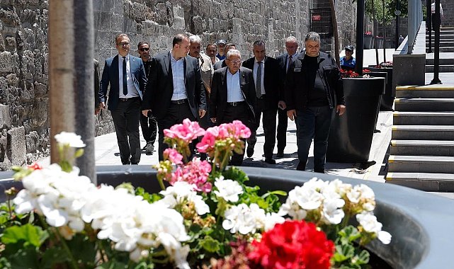Başkan Büyükkılıç, tarihi kalede çocuklarla buluştu