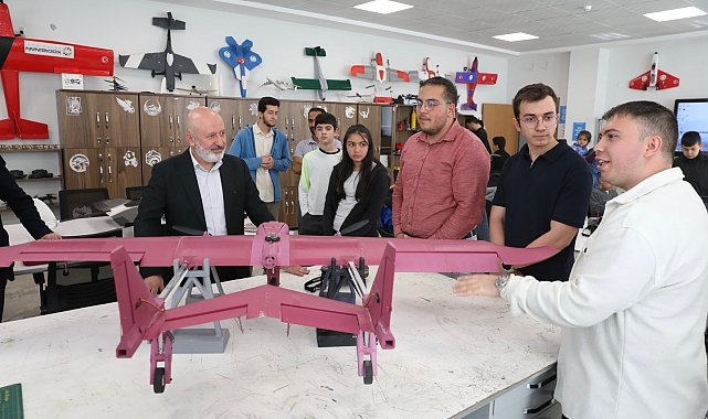 Başkan Çolakbayrakdar: "Avrupa'dan gelen öğrencilerin hayran kaldığı bir merkez oluşturduk"
