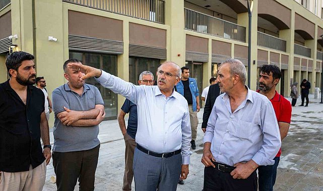Başkan Er çarşı merkezinde incelemelerde bulundu