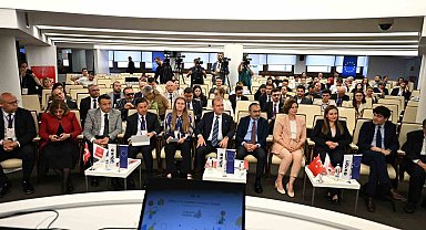 Başkan Seçer: "Çağdaş belediyecilik anlayışının en önemli aktörlerinden biri gençlerdir"