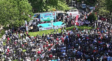 Başkan Yetişkin'den çocuklara armağan