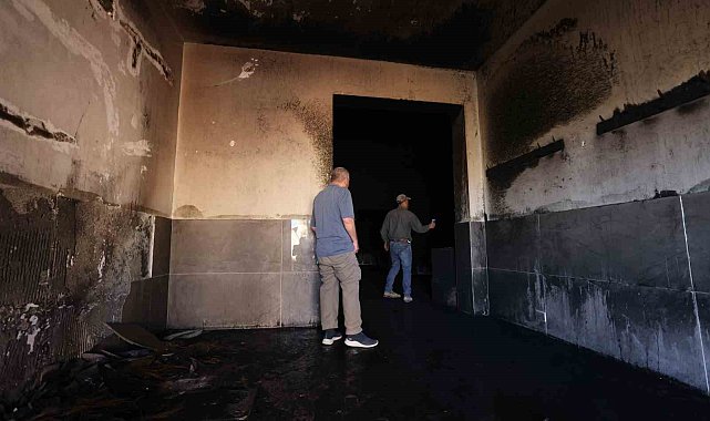 Batı Şeria'da Yahudiler, camileri ateşe verdi