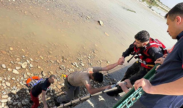 Batman Çayı'nda akıntıya kapılan vatandaşı AFAD ekipleri kurtardı