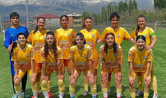 Bayazıtspor Muş'ta gol oldu yağdı