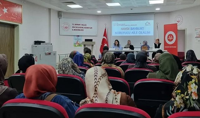 Bayburt'ta 'Bir Yetime Aile Olmak' konulu panel düzenlendi