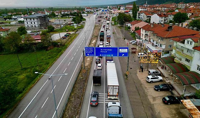 Bayram tatili boyunca Afyonkarahisar'dan yaklaşık 6 milyon araç geçiş yaptı