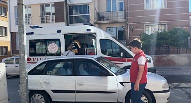 Benzin doldurulan motorlu tırpan alev aldı, çıkan yangında 2 kişi dumandan etkilendi