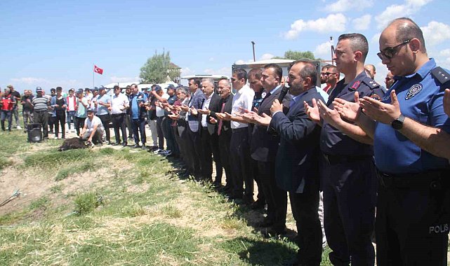 Beyşehir Gölü'nde balıkçılar yeni av sezonunu "vira bismillah" diyerek açtı